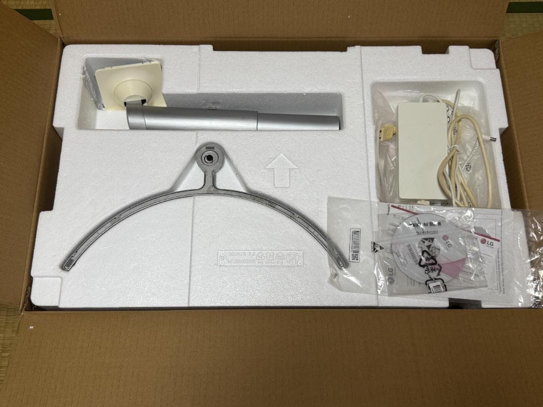 LG 32UL750-W 31.5型 4K 液晶モニター