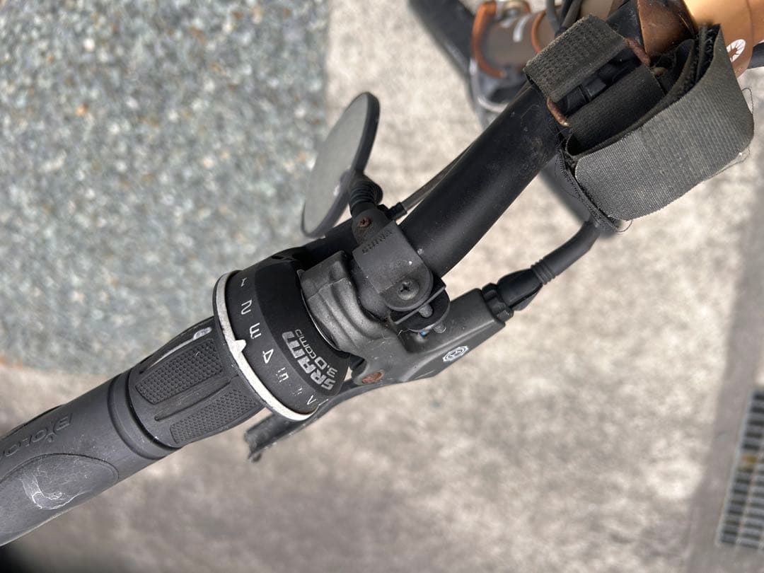 ヨツコプツノゼミ　ダホン 折りたたみ自転車 グレー　8段変速　ミニベロ