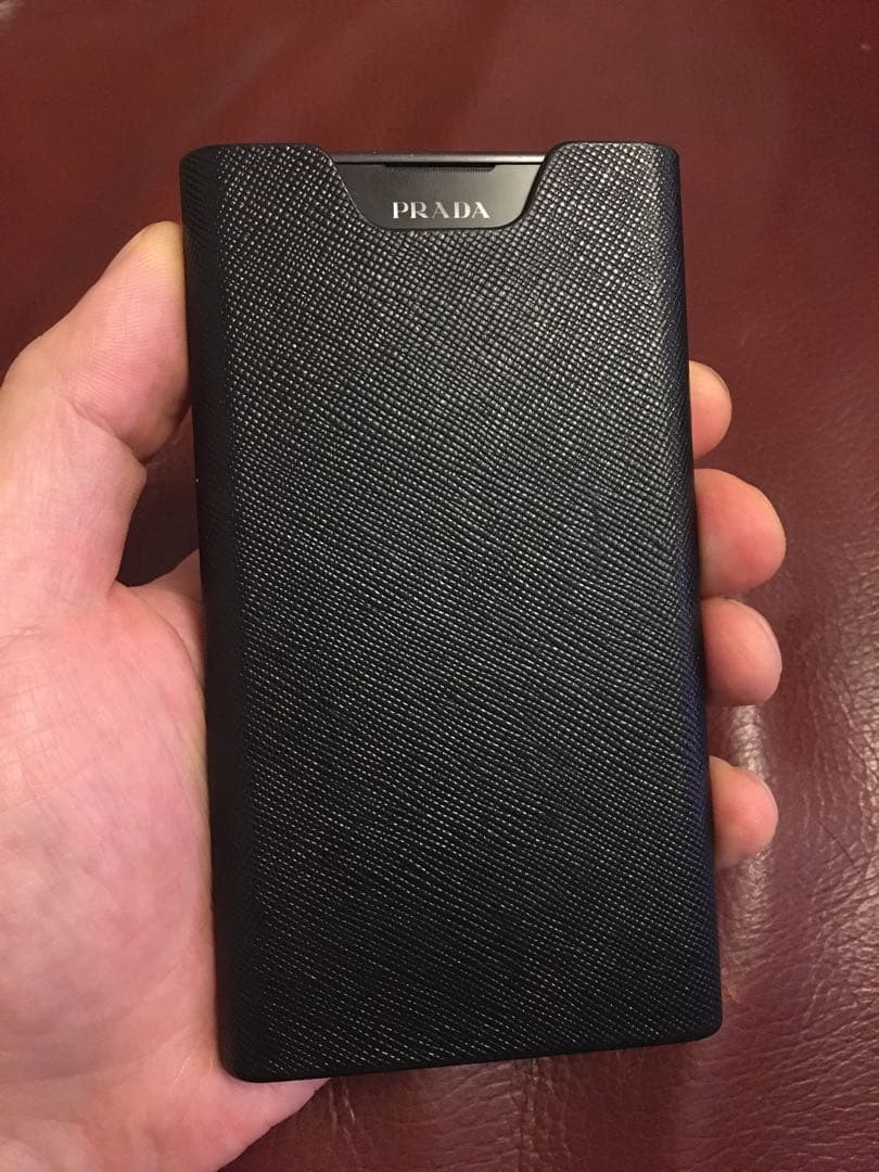 美品　希少　PRADA L-02D スマートフォン 本体