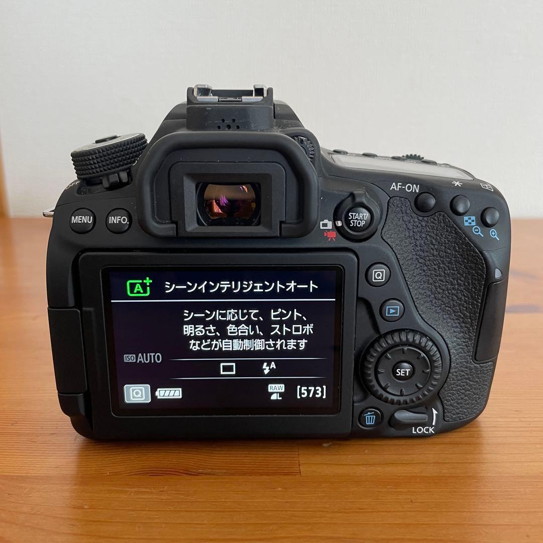 Canon EOS80D ボディ& EFS18-135mmレンズセット