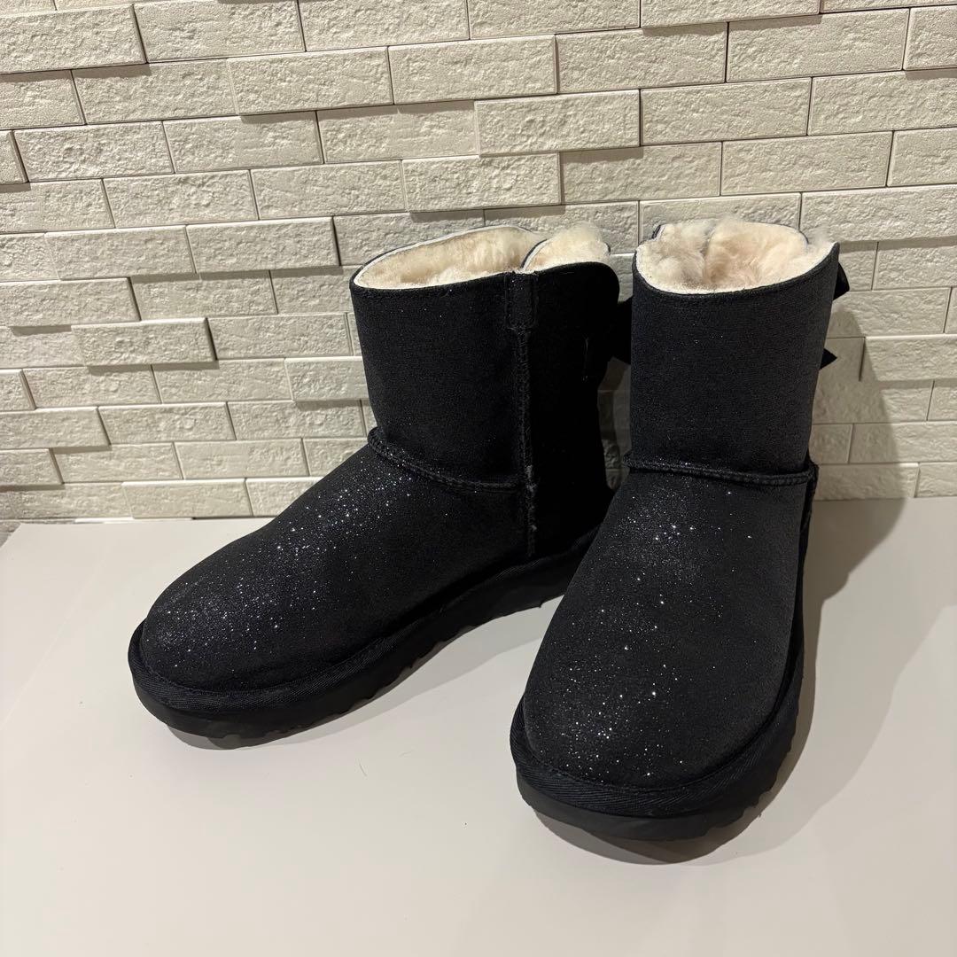 UGG W MINI BAILEY BOW SPARKLE リボン 黒ラメ　22