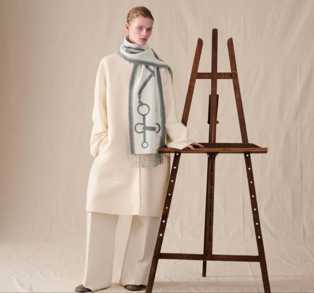 エルメス　美品　幾何学模様ウール混紡マフラー