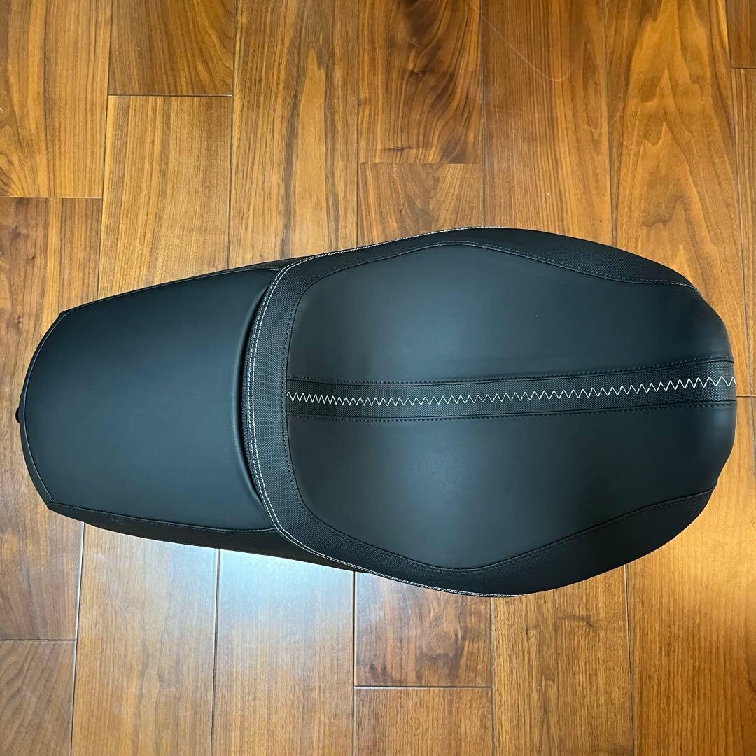 ロードグライド2024年純正シート