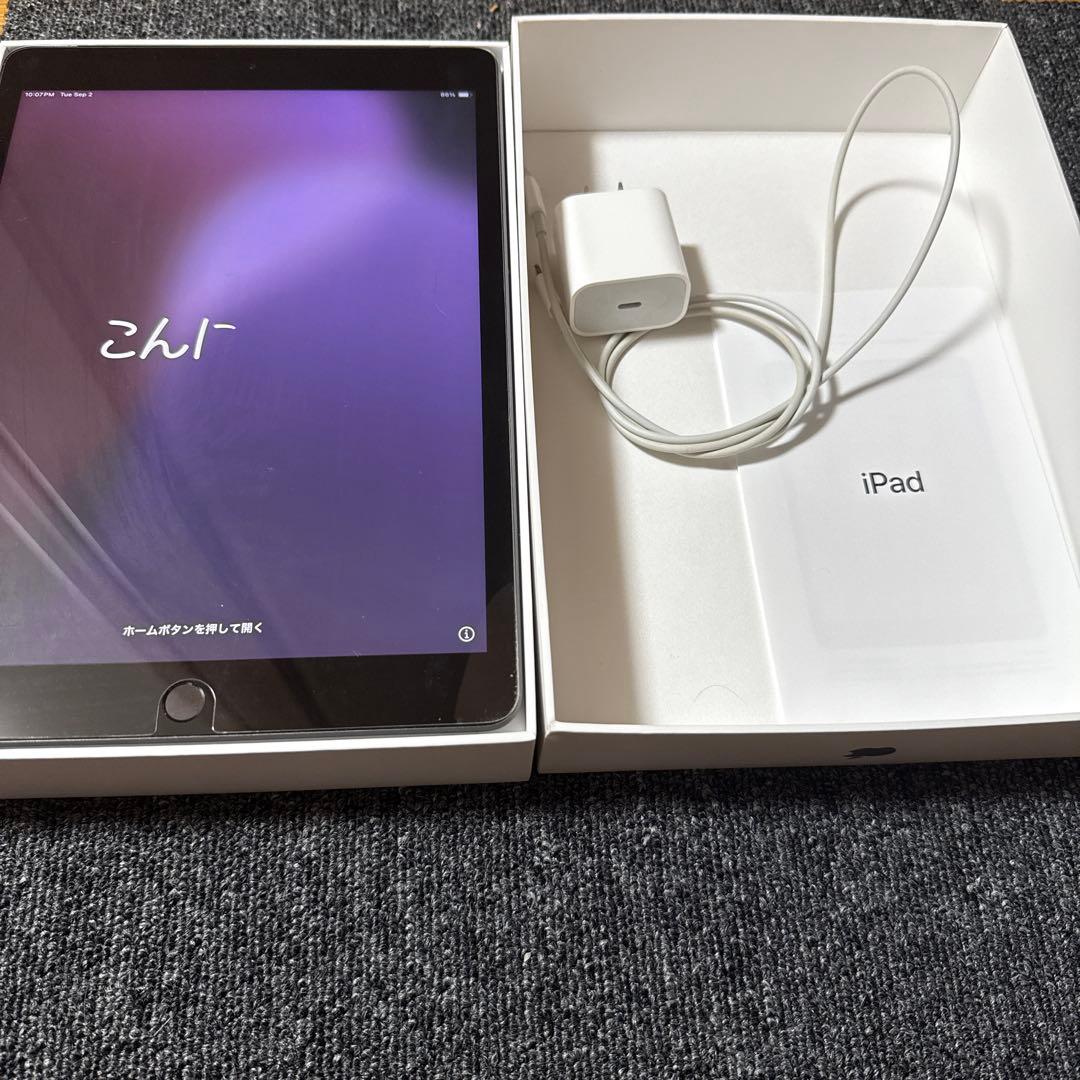 iPad 本体 第9世代64gb 箱付き 充電器付き タブレットケース付き