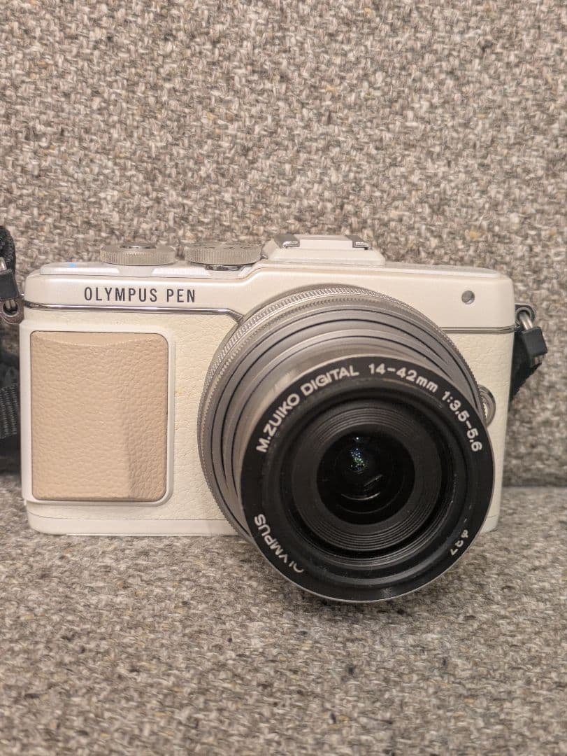 OLYMPUS PEN Lite E-PL7 本体のみ（レンズ有り）