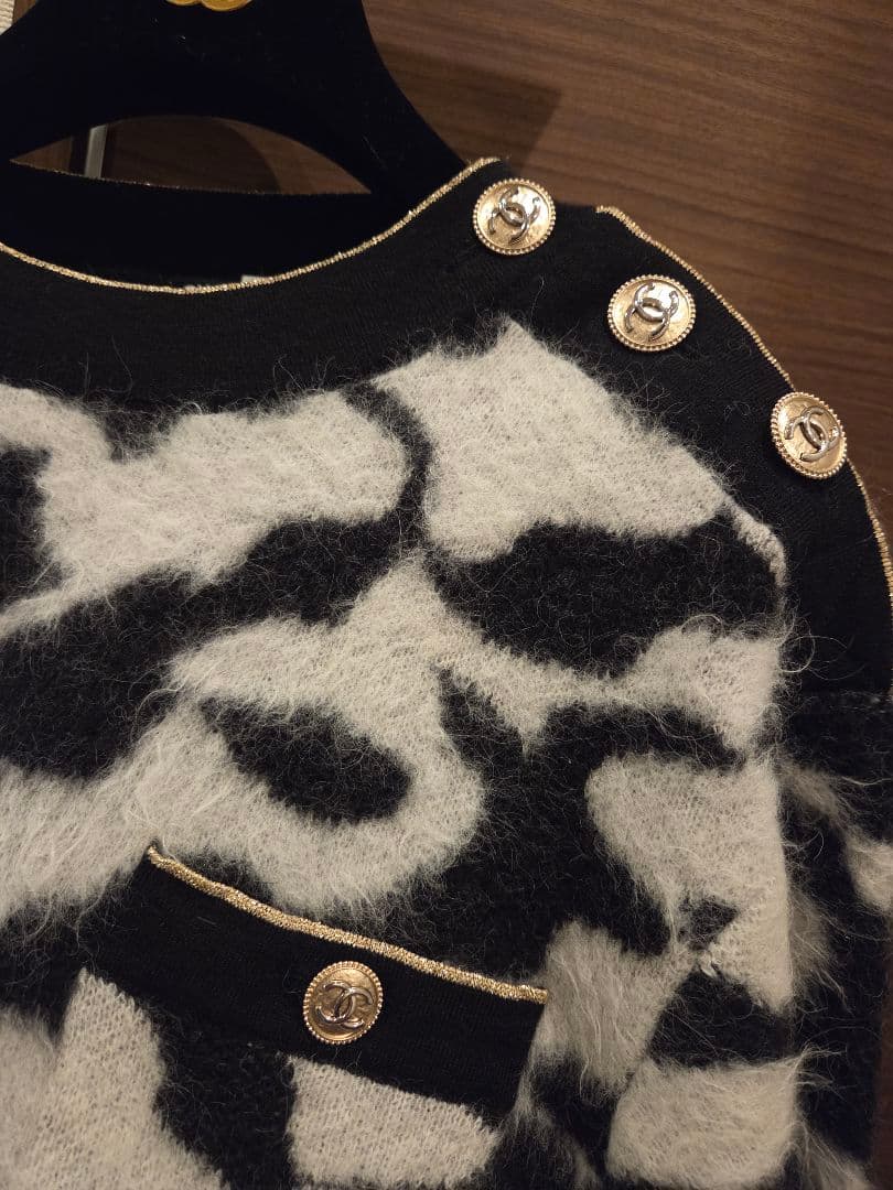 シャネル アルパカ ブラック ホワイト CCボタン セーター プルオーバー