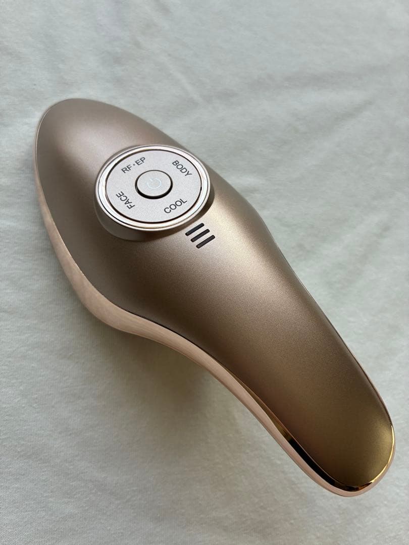 MEラボンエクラ　美顔器 冷却機能付き ゴールド