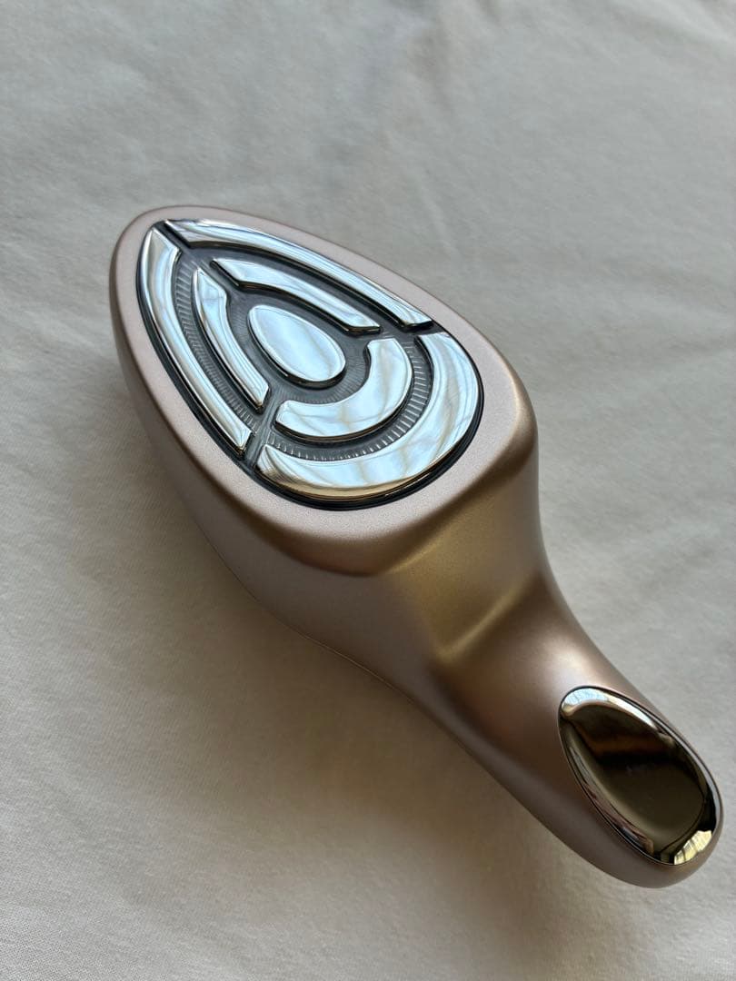 MEラボンエクラ　美顔器 冷却機能付き ゴールド