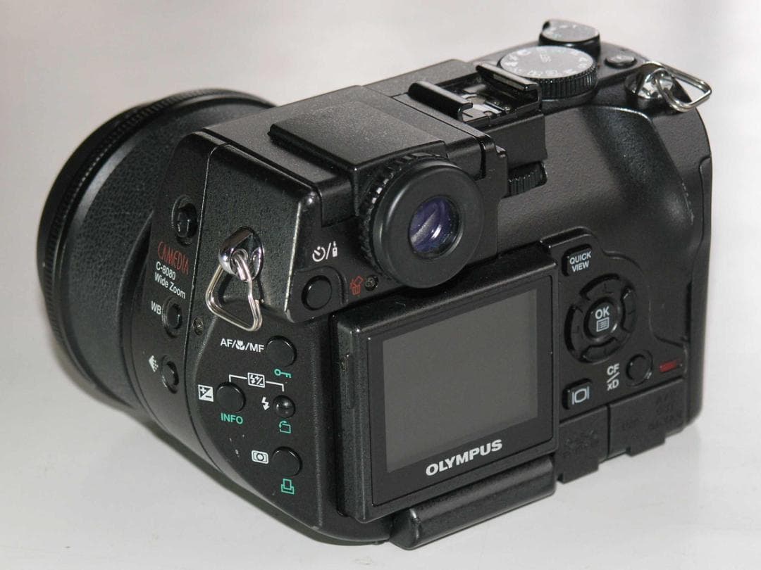 オリンパス キャメディア C-8080ワイドズームデジタルカメラ