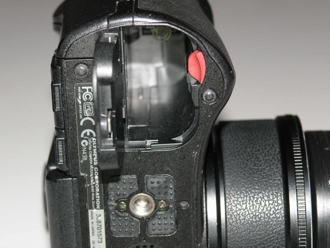 オリンパス キャメディア C-8080ワイドズームデジタルカメラ