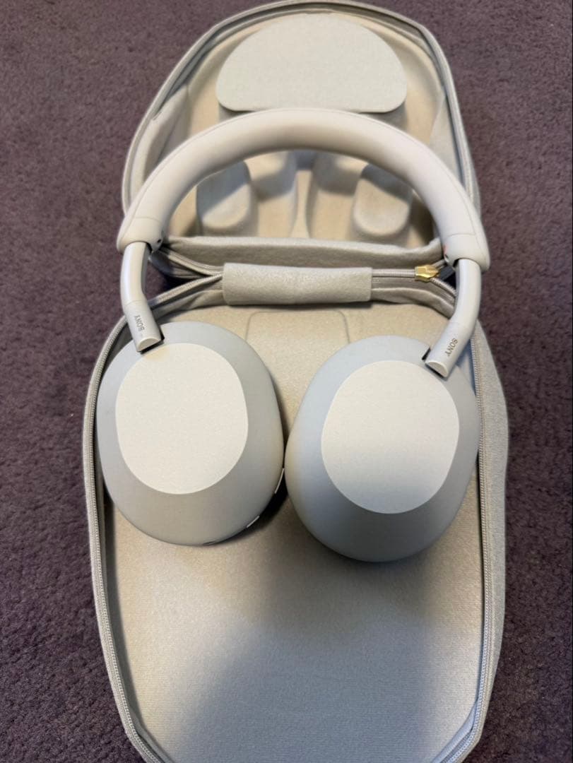 【美品】ソニーワイヤレスヘッドホンWHー1000XM5／S