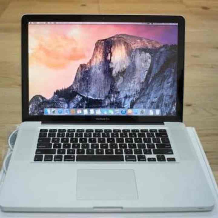 MacBook本体 Apple Mac Book Pro i5/15inch