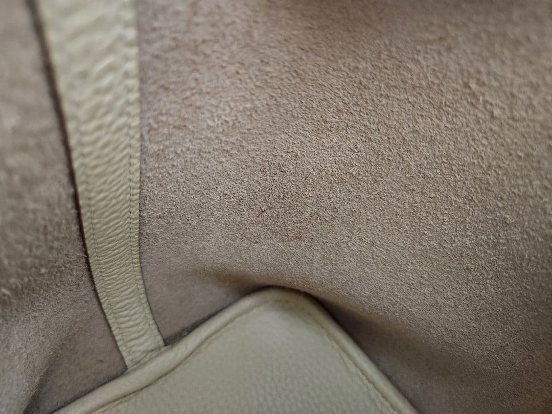 オーダーバック　牛革バック　キューブバック　ベージュ　白系　PMサイズ