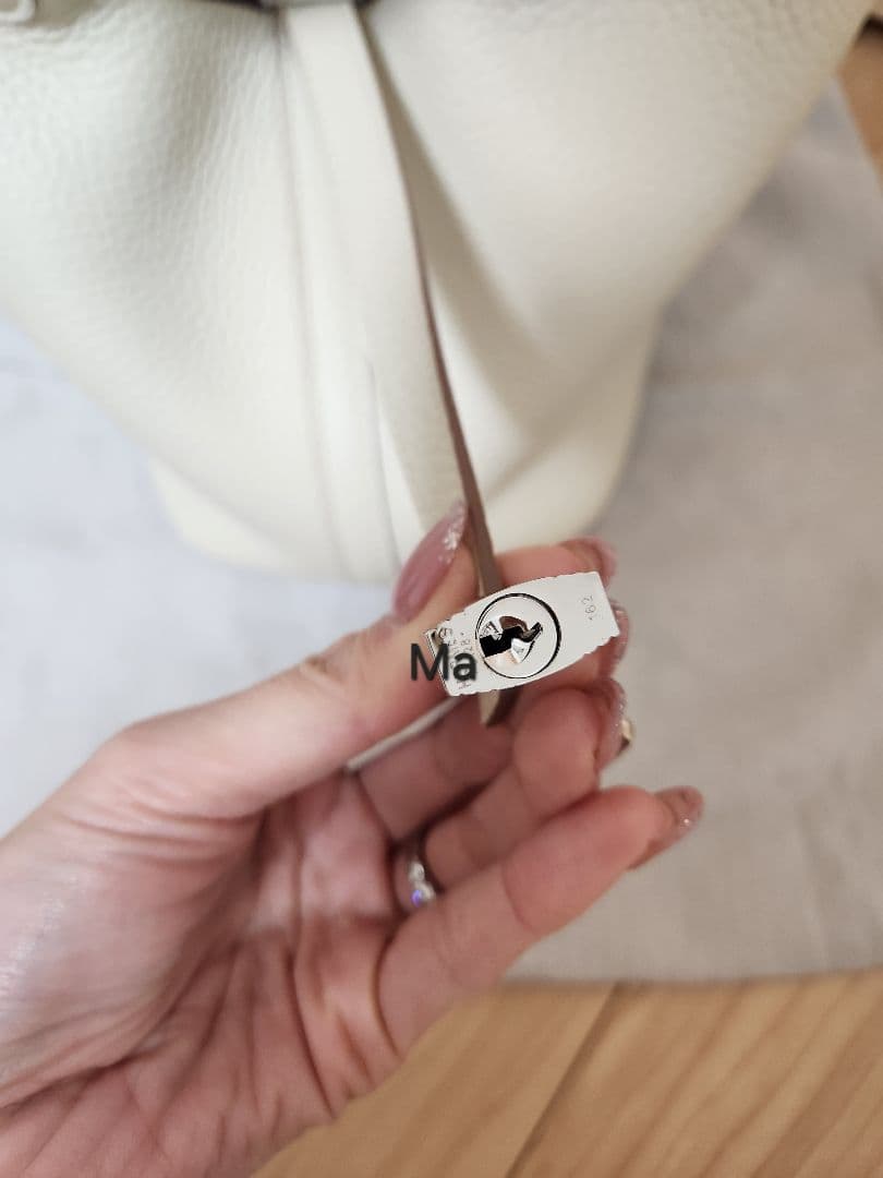 オーダーバック　牛革バック　キューブバック　ベージュ　白系　PMサイズ