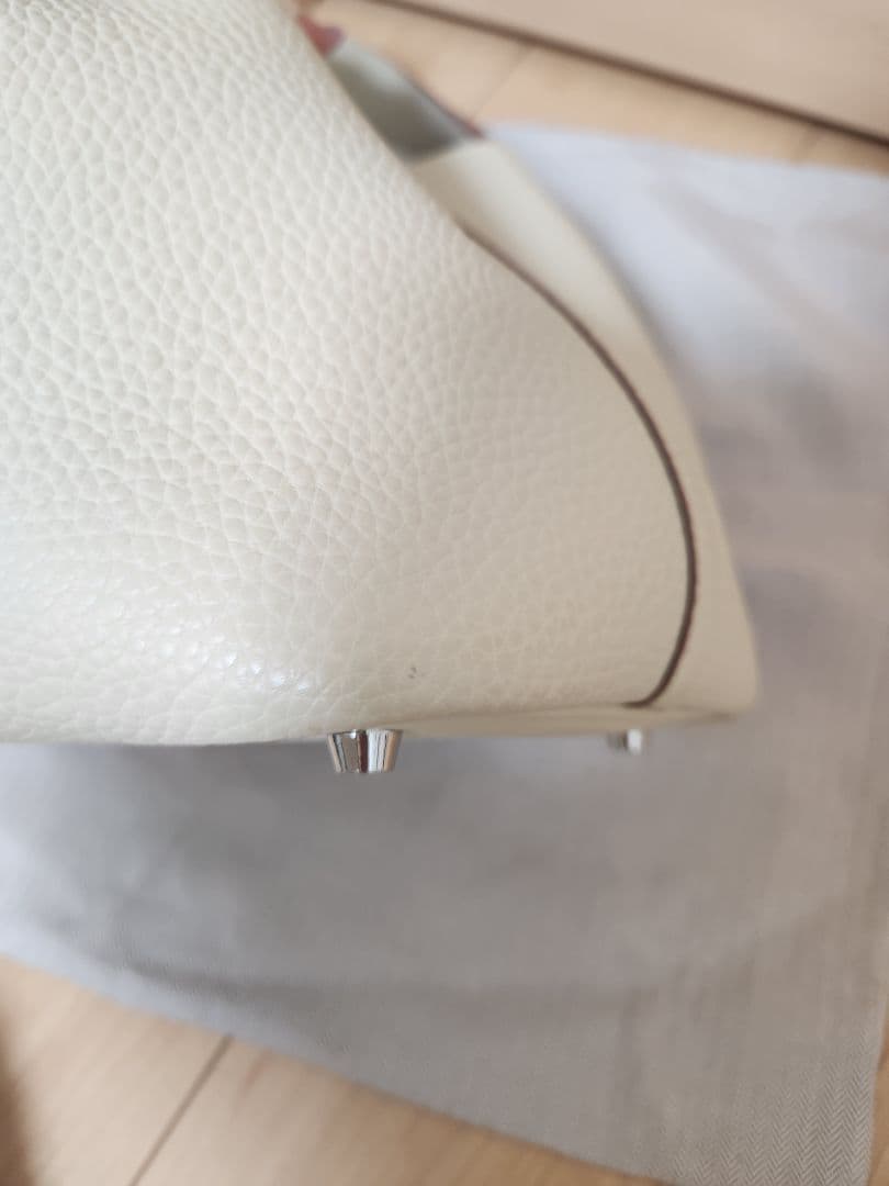 オーダーバック　牛革バック　キューブバック　ベージュ　白系　PMサイズ