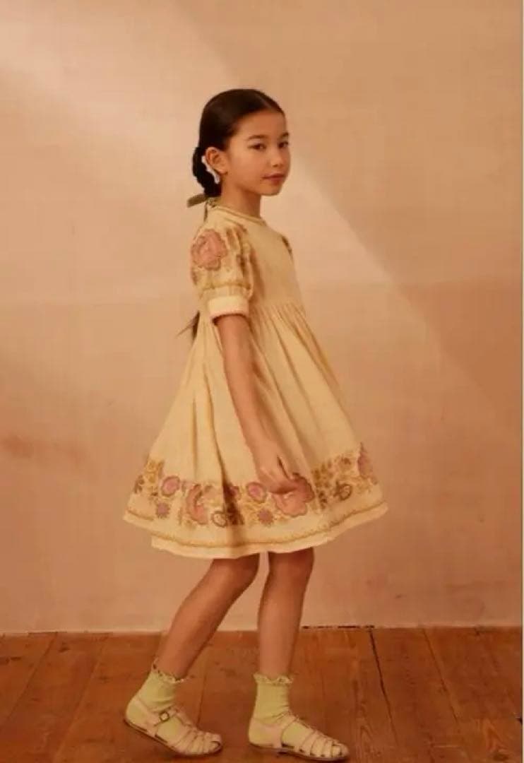 正規品Apolina MYA DRESS MILK ２〜3歳　訳あり