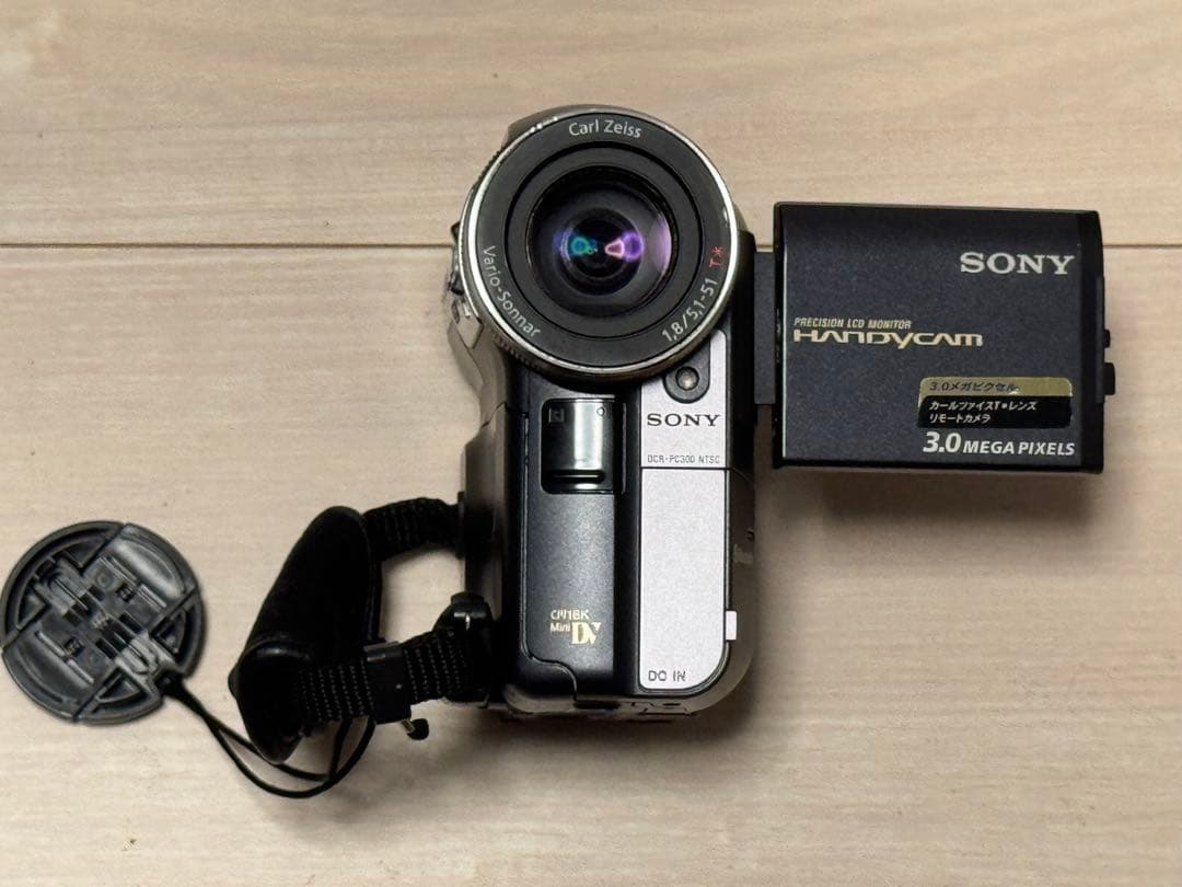 SONY DCR-PC300K ビデオカメラ　望遠・広角レンズ、ライト、マイク等