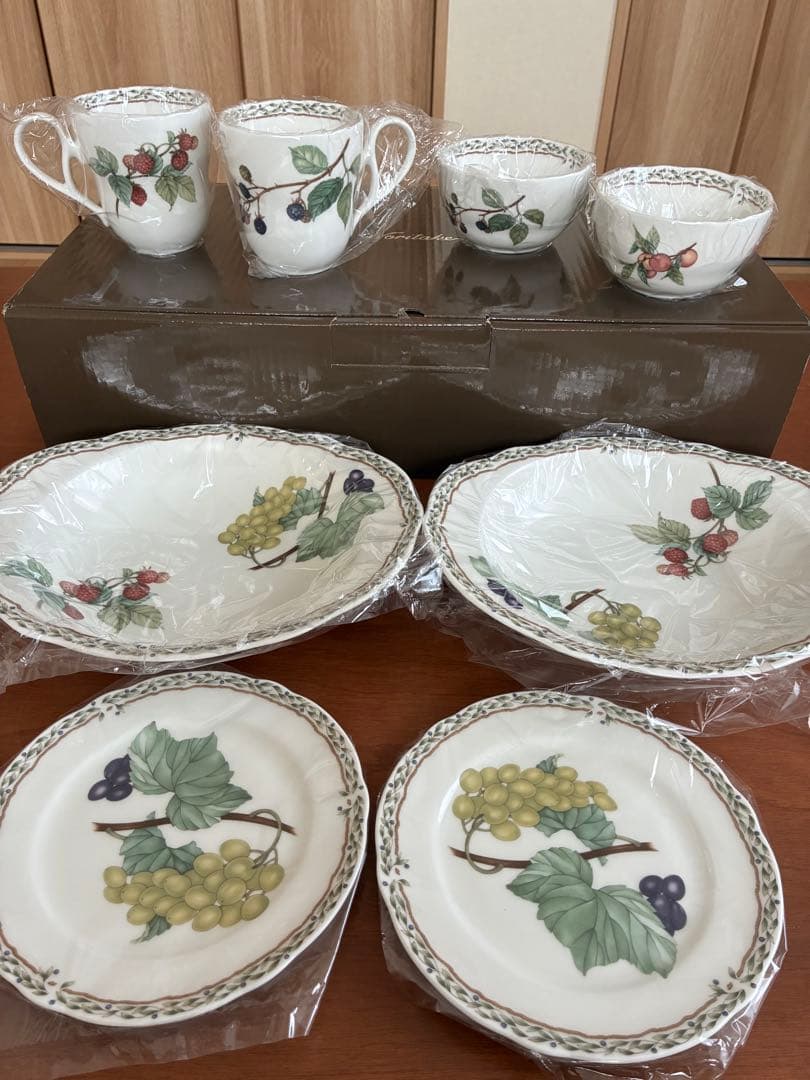 Noritake ノリタケ　オーチャードガーデン　8点セット　ボーンチャイナ