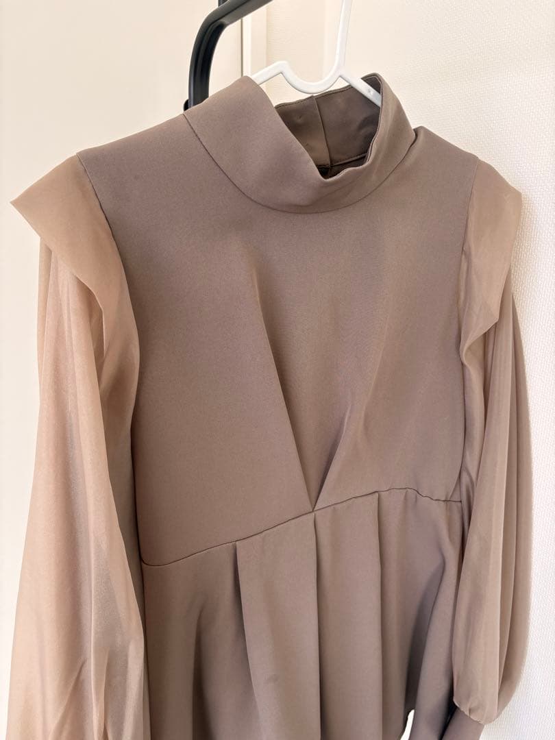 【美品】ボウタイ付き セットアップ風 パンツスーツ ベージュ