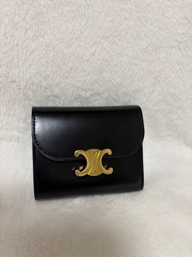 CELINE トリオンフ ブラックレザー三つ折り財布