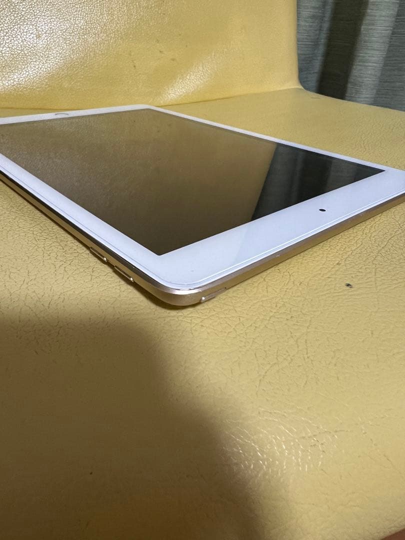 ゆの様iPad 第５世代 ゴールド　128GB