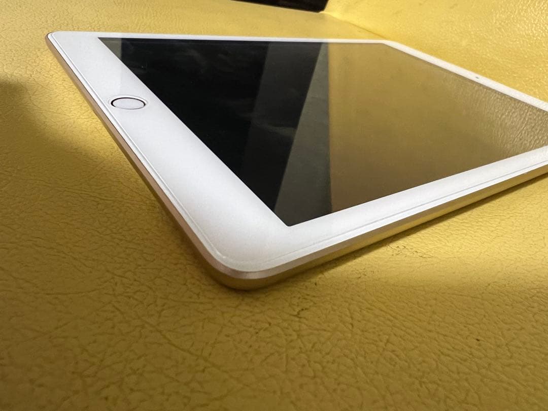 ゆの様iPad 第５世代 ゴールド　128GB