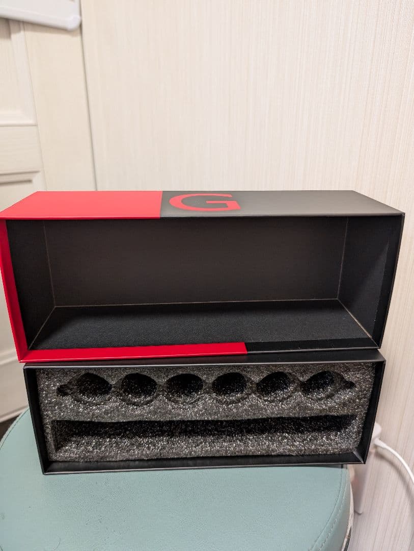 ギクシークロック レトロフューチャー風デジタル置時計