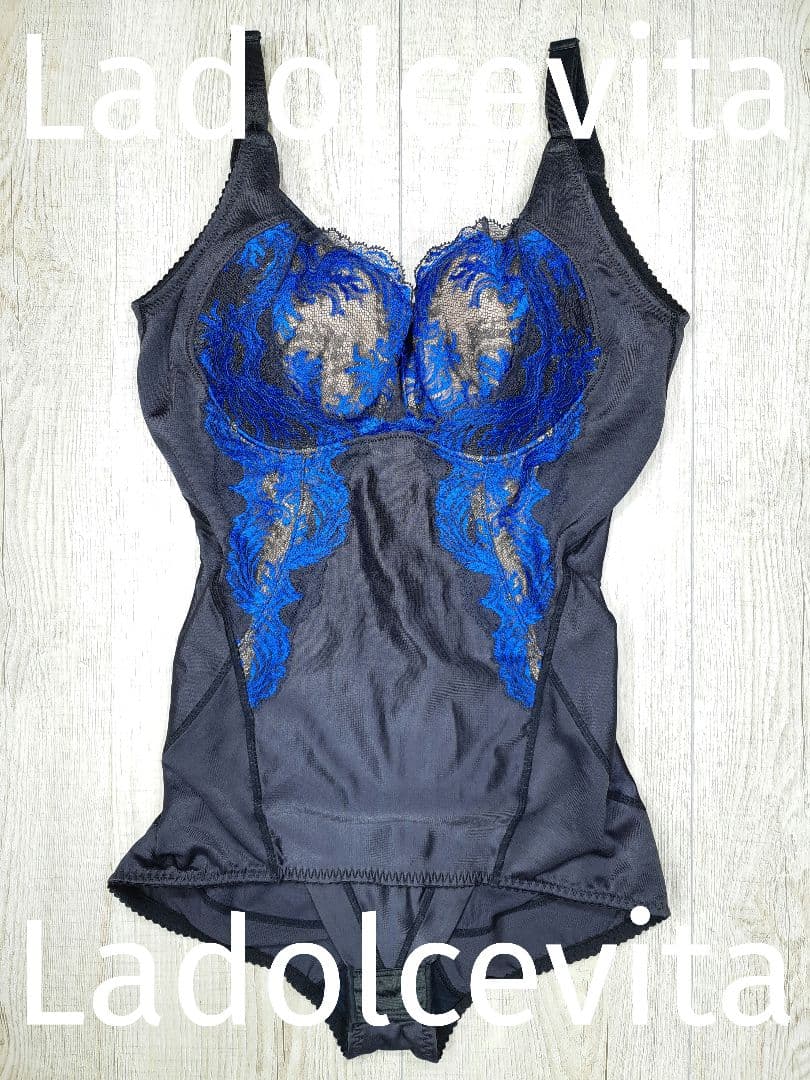 美品 マルコ　カーヴィシャス ボディスーツ E70 M/黒/カレス/232