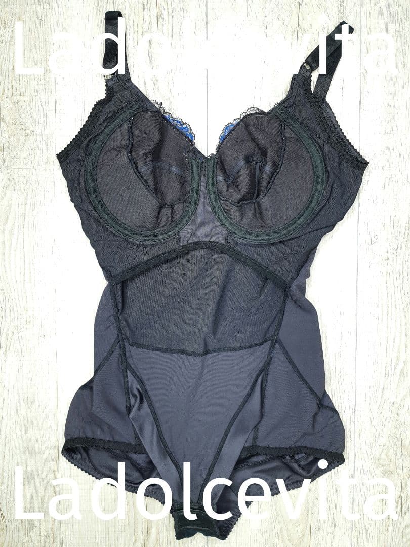 美品 マルコ　カーヴィシャス ボディスーツ E70 M/黒/カレス/232