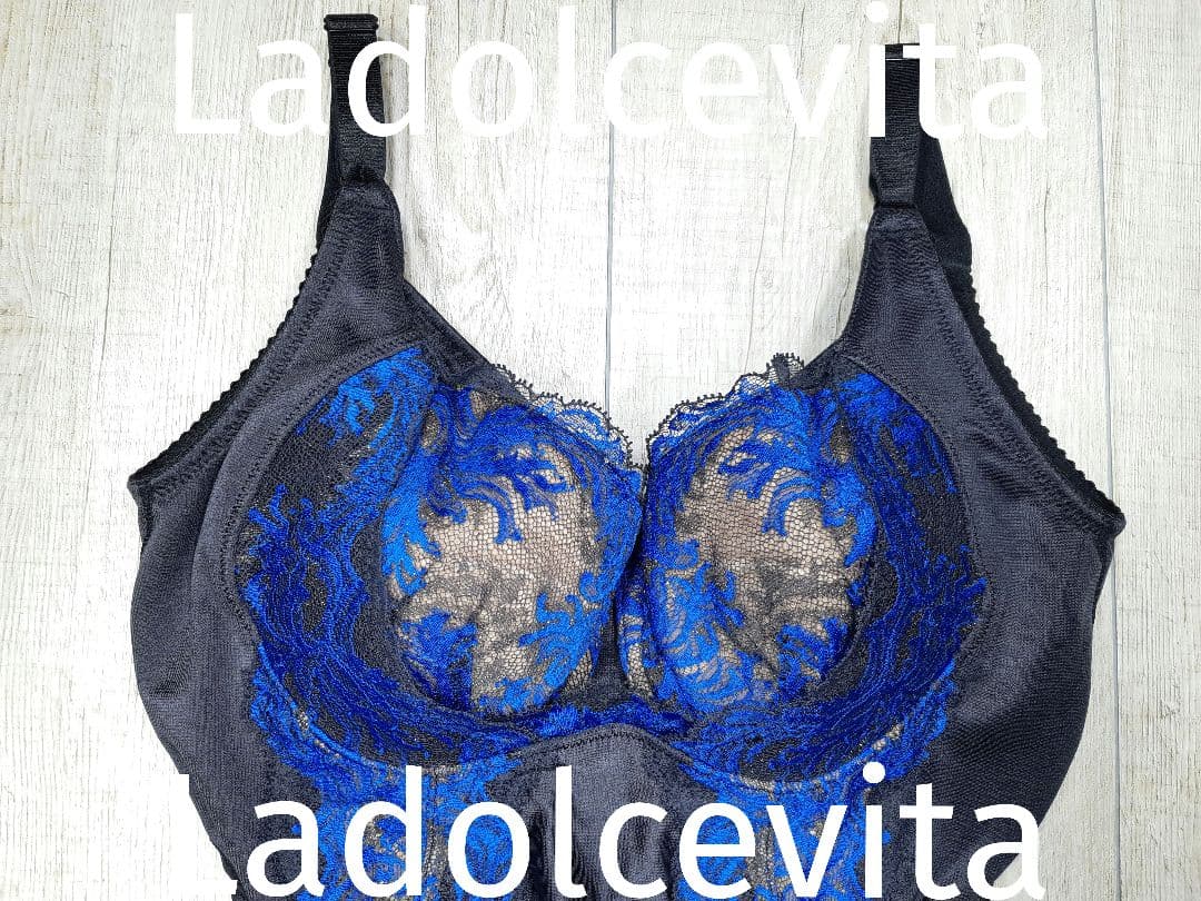 美品 マルコ　カーヴィシャス ボディスーツ E70 M/黒/カレス/232