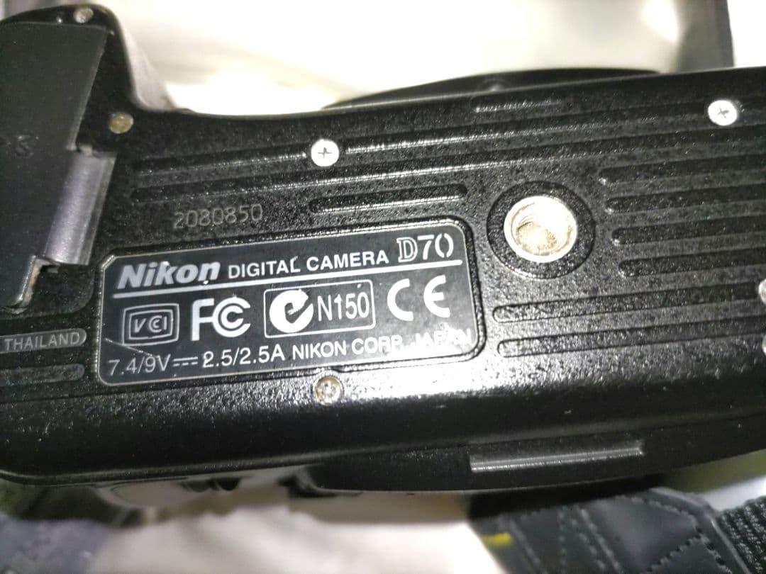 Nikon D70 デジタル一眼レフカメラ ニコン レンズ2本付