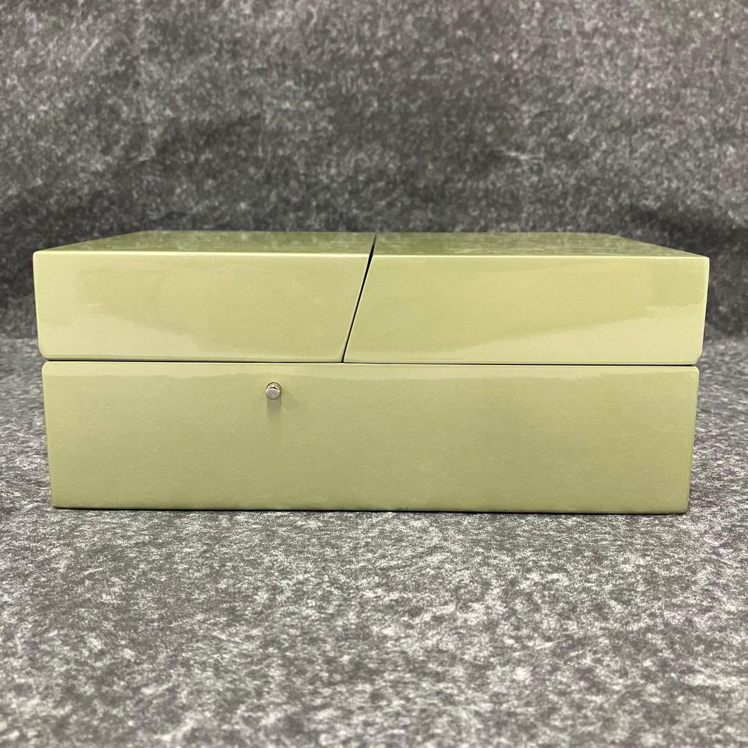 未使用☆ヴァン クリーフ&アーペル☆時計ケース☆ジュエリーケース☆ライトグリーン