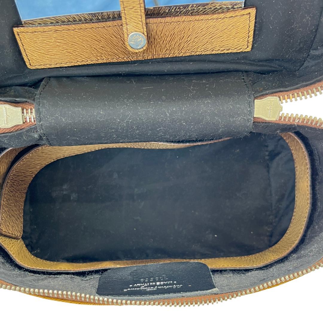 サルヴァトーレフェラガモ バニティバッグ ガンチーニ