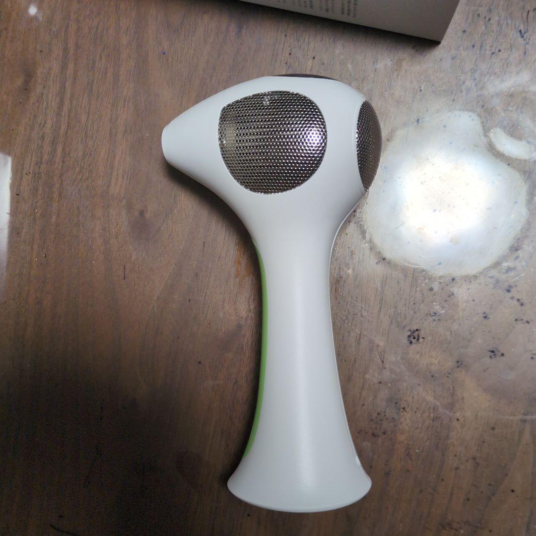 脱毛器 ホワイト・グリーン 充電器付き