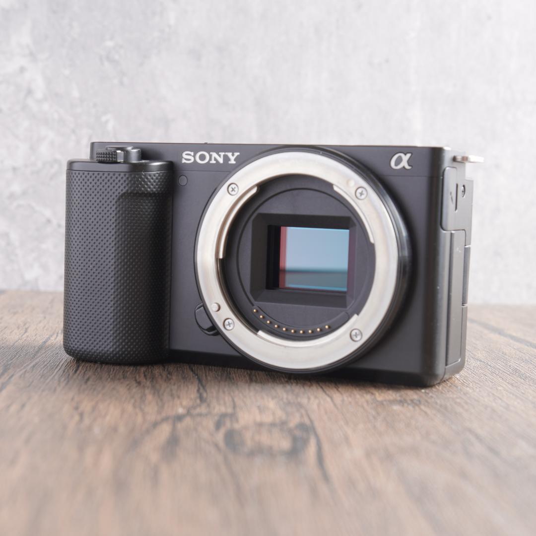 ✨ショット数1118回で超美品✨自撮りも楽々✨Sony ZV-E10　400