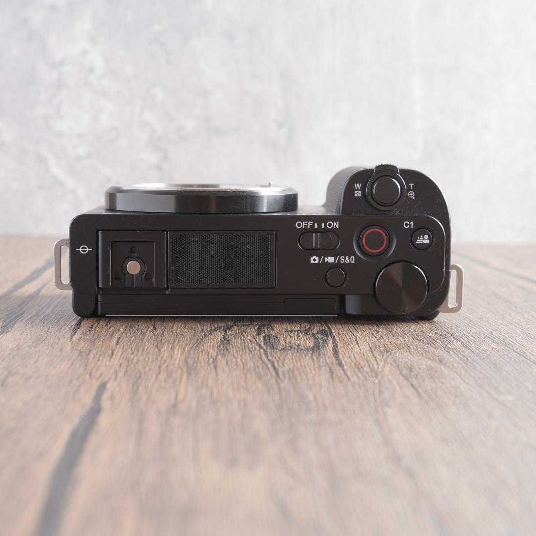 ✨ショット数1118回で超美品✨自撮りも楽々✨Sony ZV-E10　400