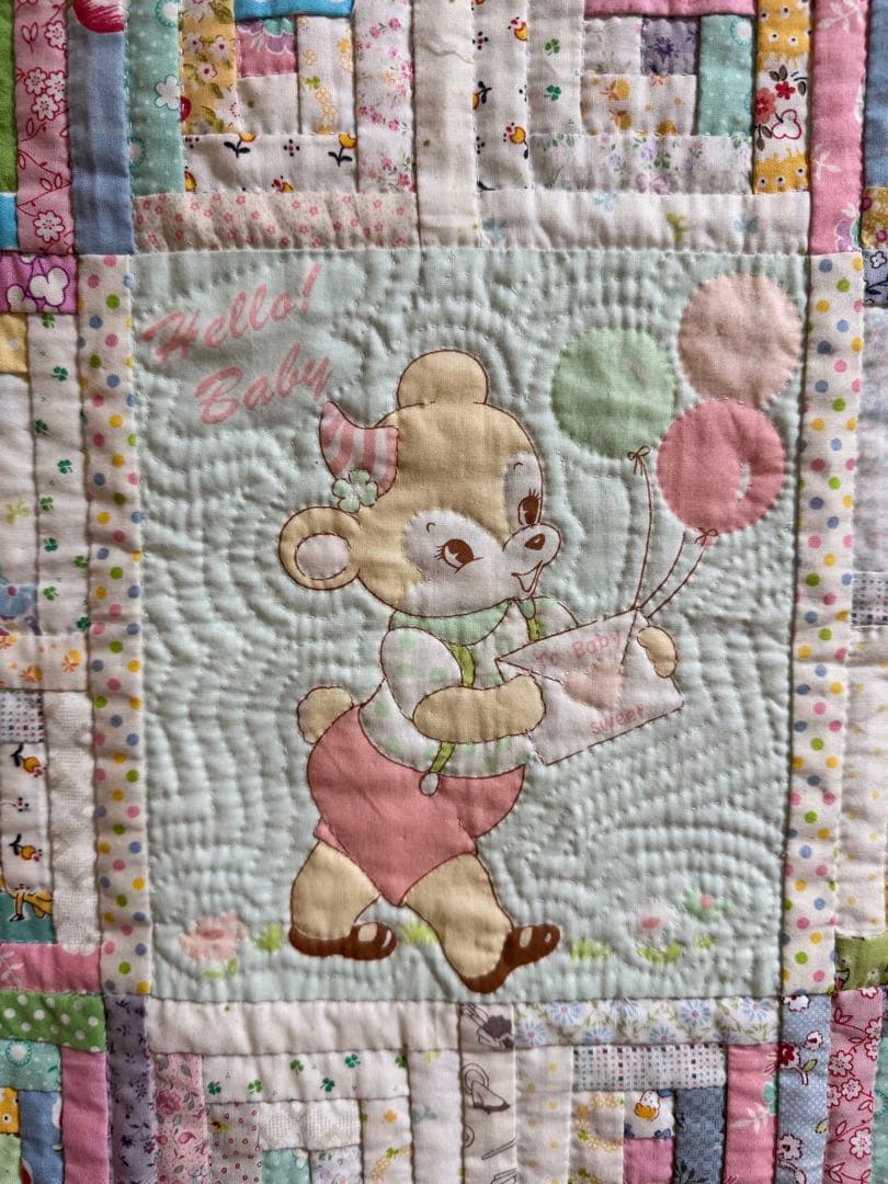 ベビーベアとログキャビンのキルト　パッチワーク　ベビーキルト　ハンドメイド
