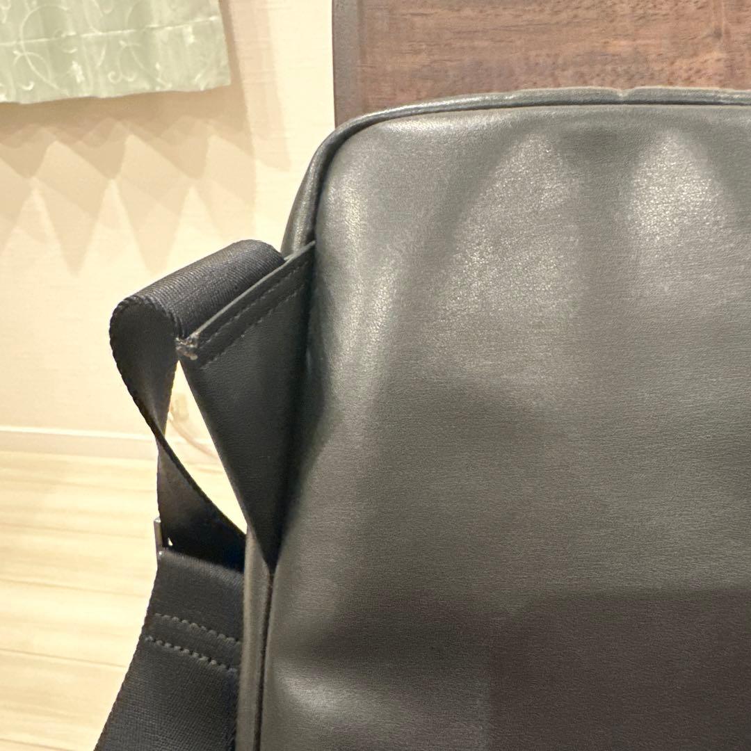 LACOSTE ラコステ　モノグラム　ショルダーバッグ