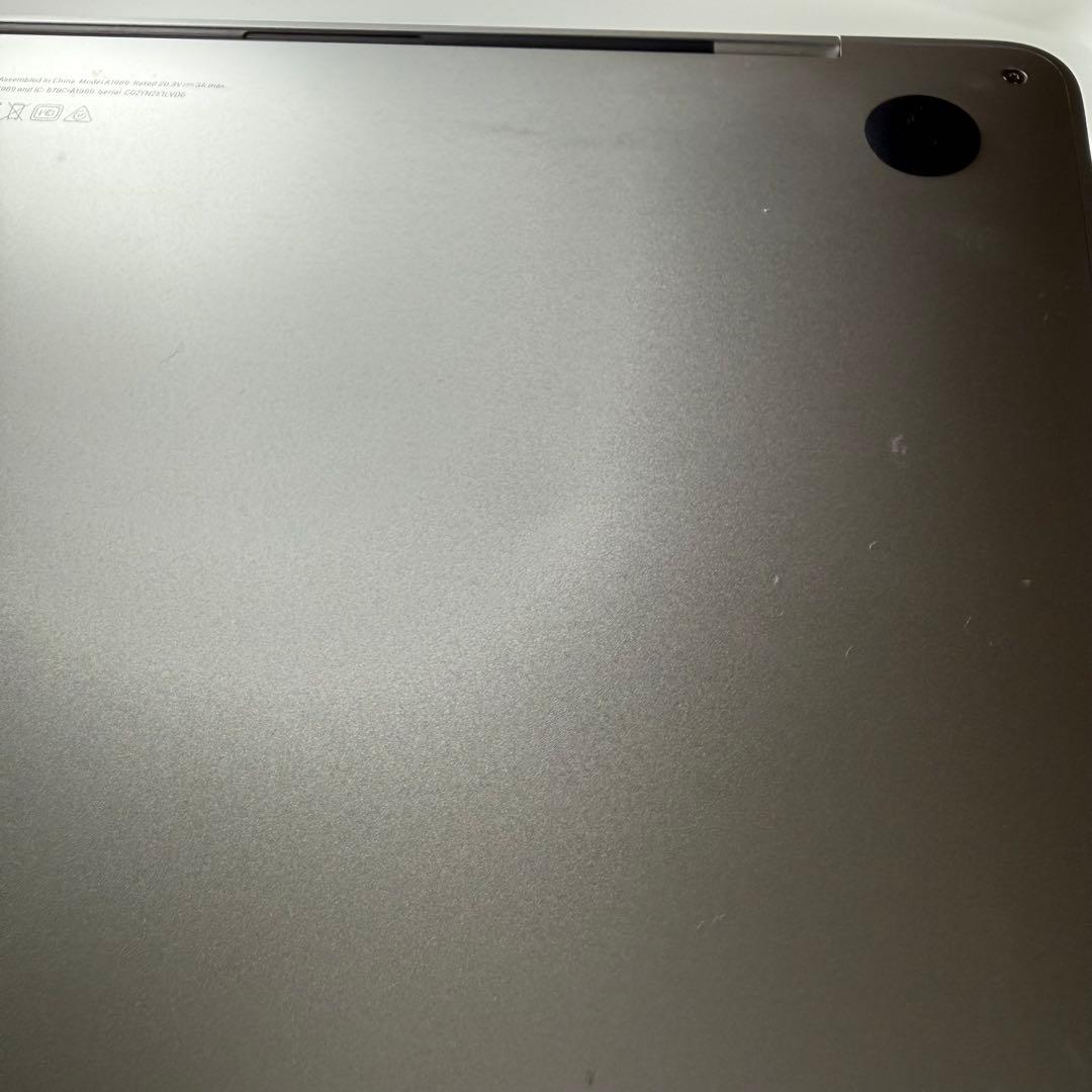 【美品】MacBook Pro 2019 13インチ i5 8GB 外箱・付属品