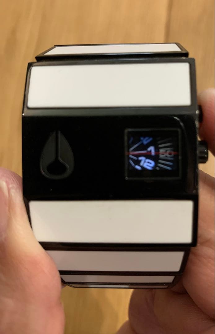 激レア　nixon 腕時計　ロトログ　白黒　電池交換済