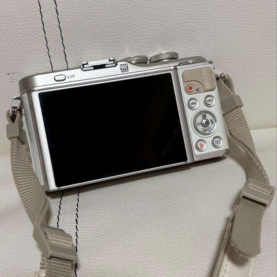 デジタルカメラ OLYMPUS E-PL9