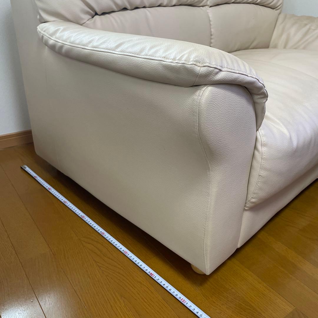✴️タイムセールお値下げ✴️2人掛けソファ　オフホワイト