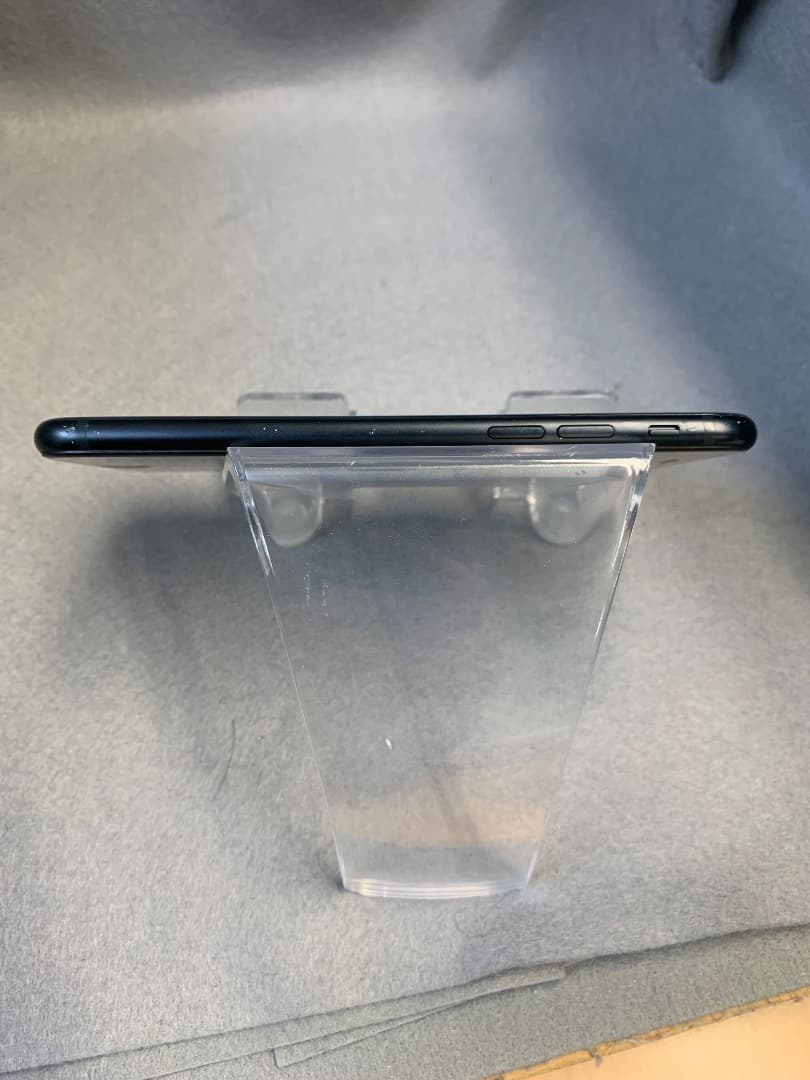 美品　国内版　SIMフリー　iPhoneSE 第3世代　 64GB ミッドナイト