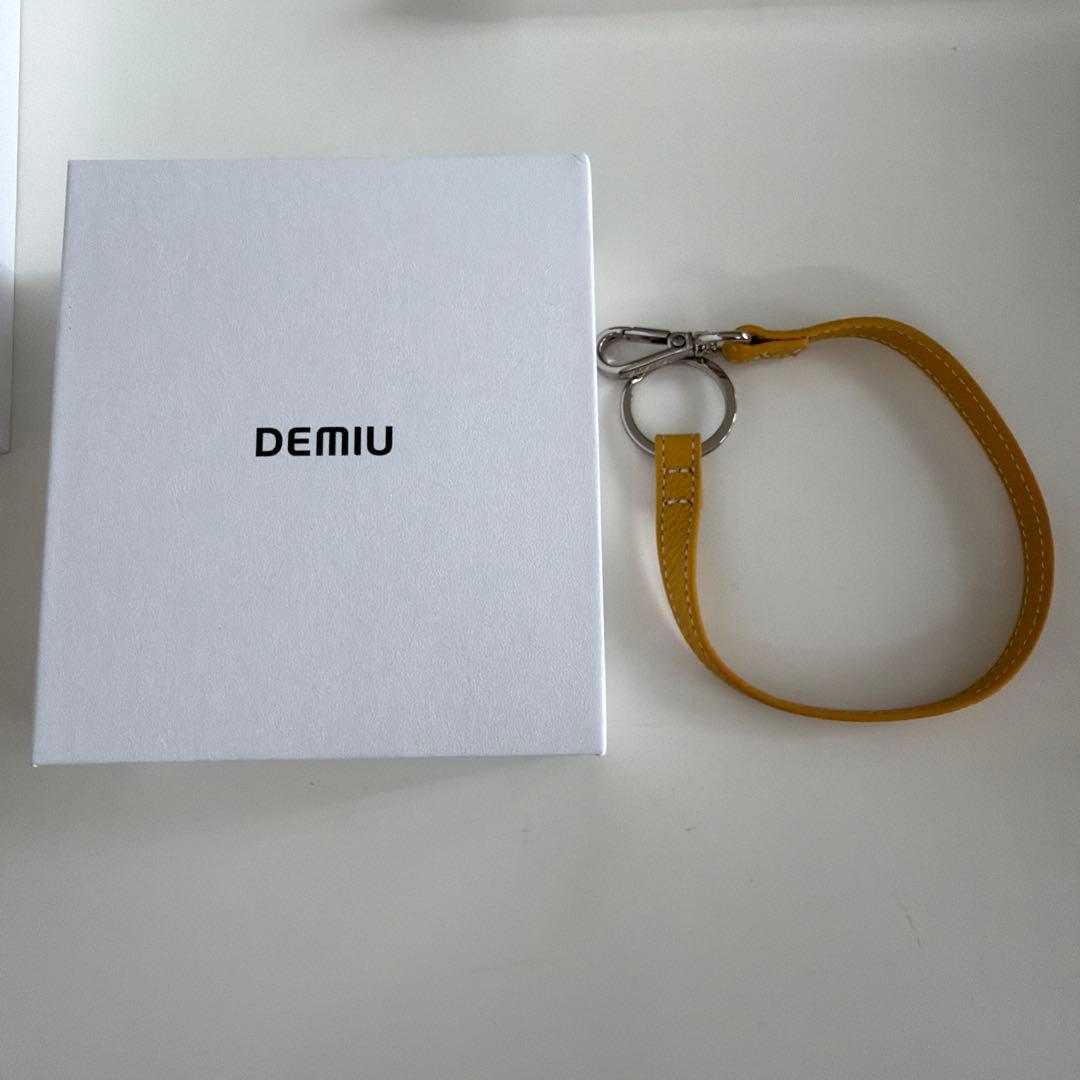 Demiu イエローレザーケースiPhone13用　新品➕ハンドストラップ