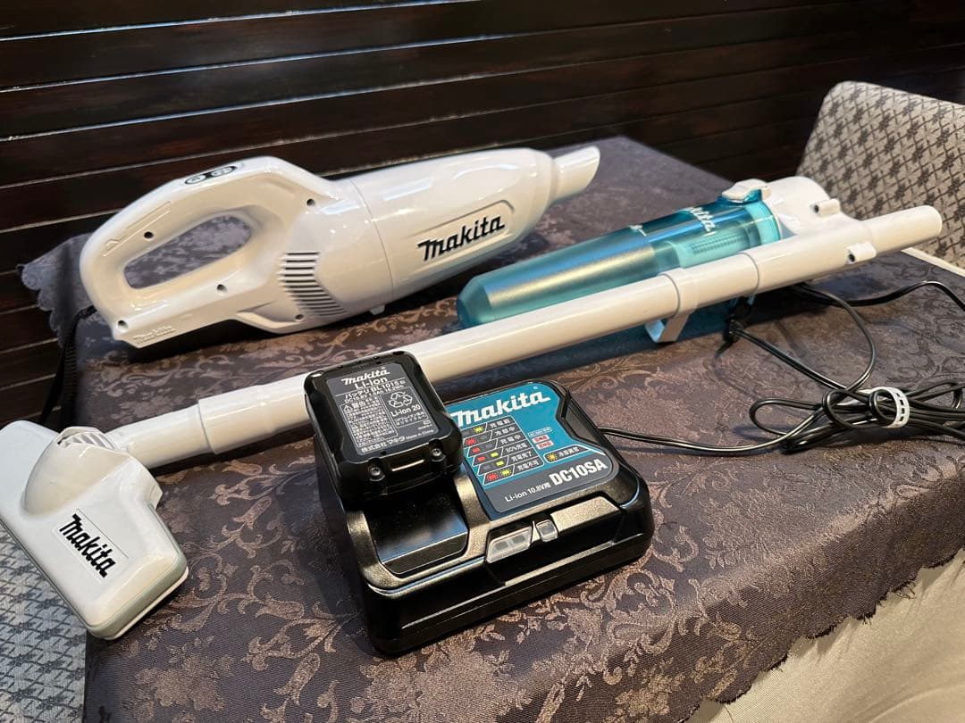 Makita コードレス掃除機 バッテリー　10.8v　充電器　サイクロン