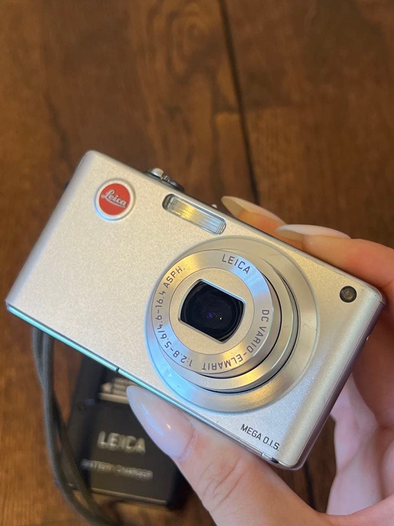 LEICA C-LUX2 : コンパクトデジタルカメラ 本体と充電器付き