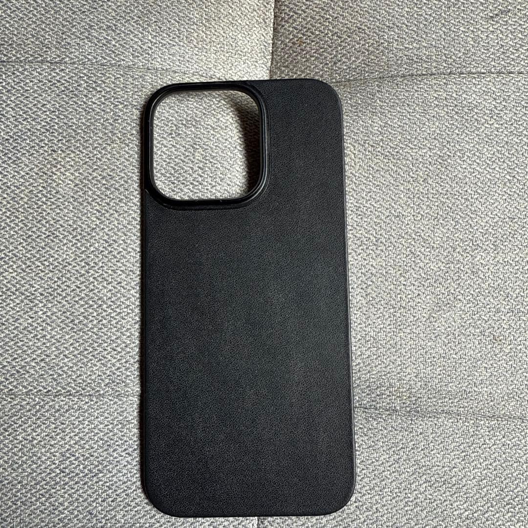 NOMAD iPhone 16 Pro マグネットレザーケース