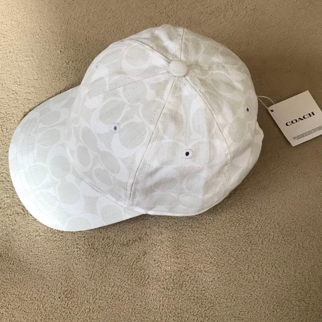 【新品】coach ホワイト　シグネチャー　キャップ