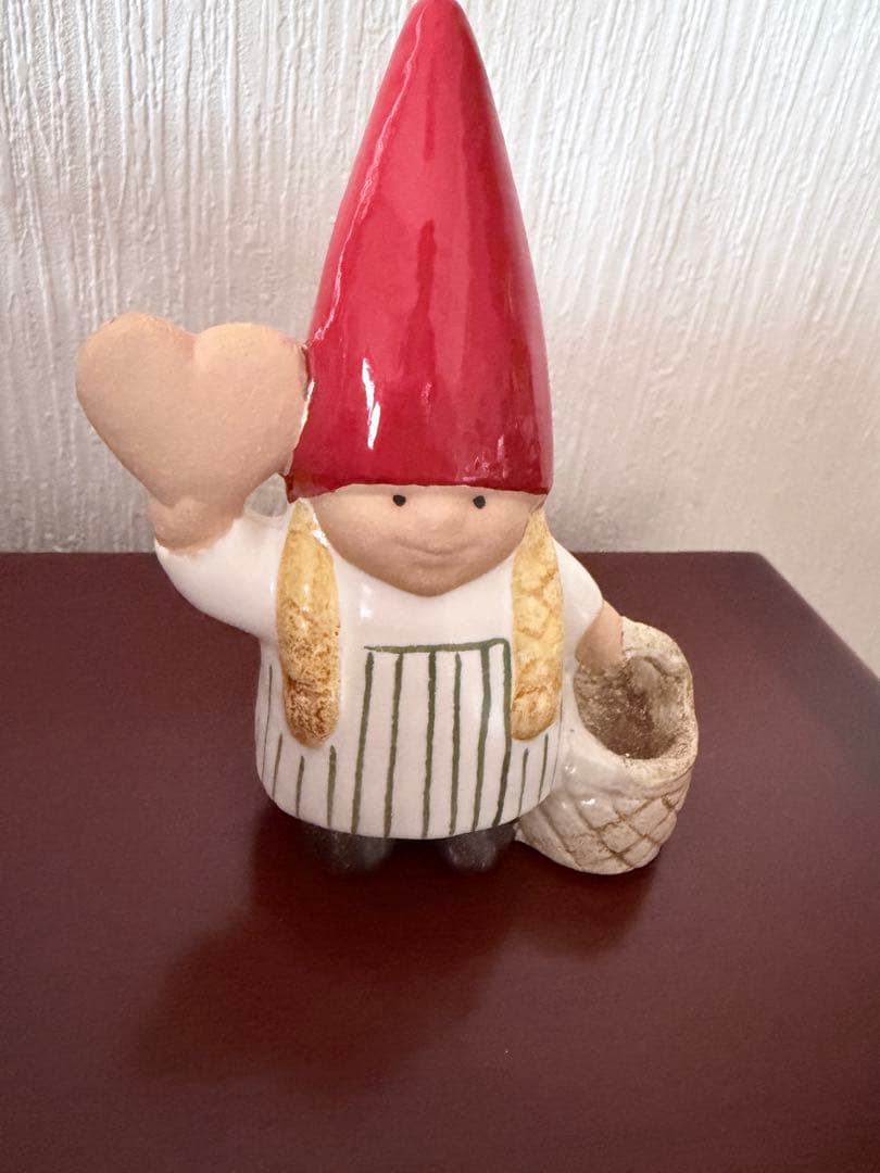 【スウェーデン購入クリスマス特集]リサ・ラーソン陶器製 女の子フィギュア