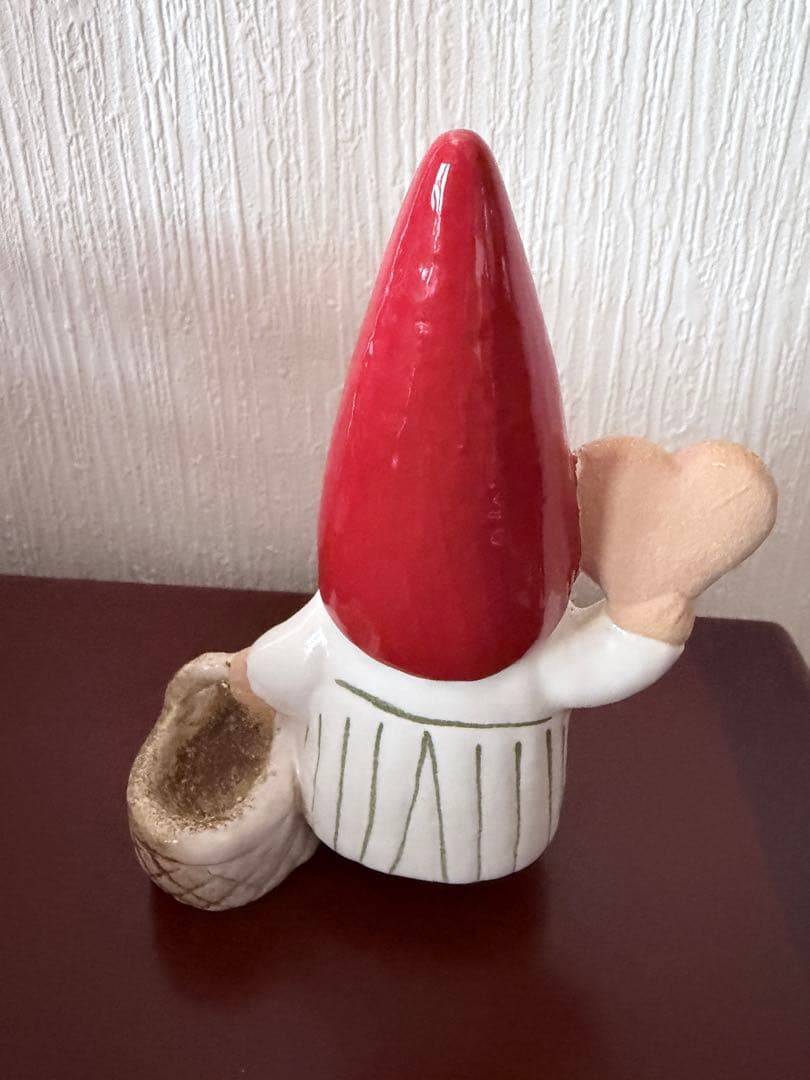 【スウェーデン購入クリスマス特集]リサ・ラーソン陶器製 女の子フィギュア